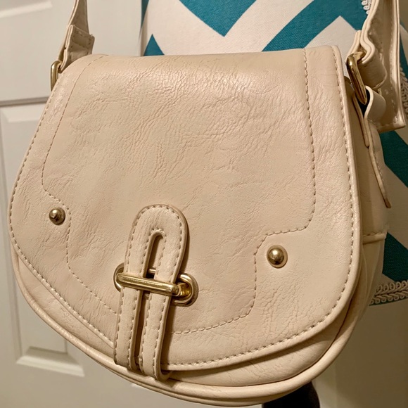 Cross Body Bag - Picture 2 of 6